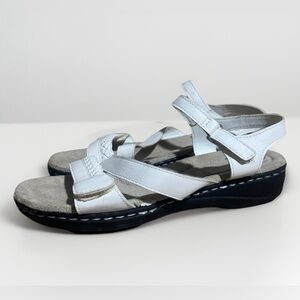 Croft & Barrow Nyala Women's 7 White ankle strap buckle Sandals comfort shoes